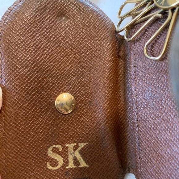 Authentic Louis Vuitton 4 Key Holder - Picture 8 of 8